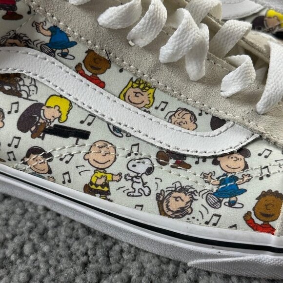 Vans x Peanuts Old Skool 'Snoopy' and Peanuts Sneakers - Size 10 - EUC Like New - Picture 11 of 11